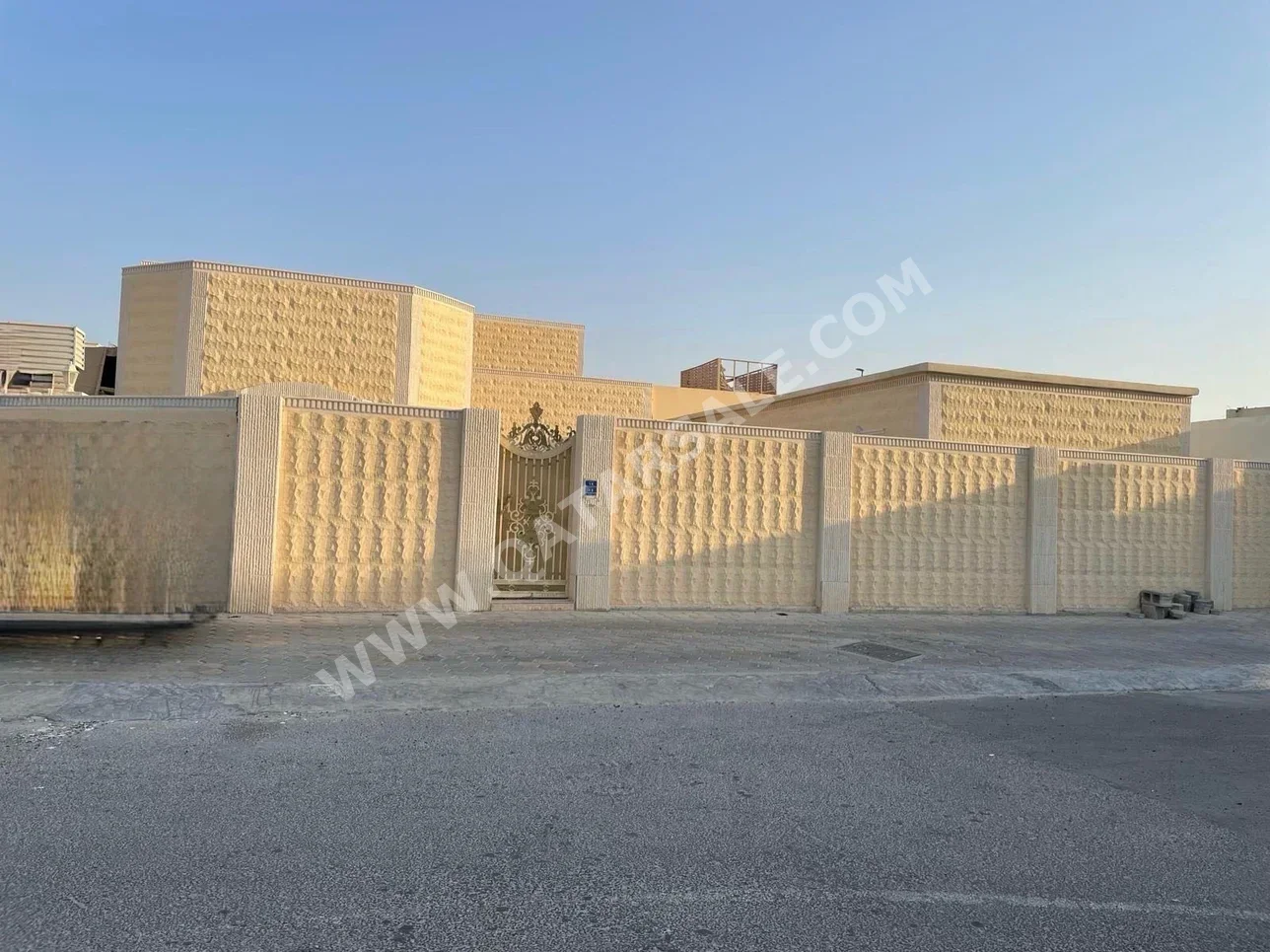 Family Residential  - Not Furnished  - Doha  - Onaiza  - 5 Bedrooms  - Includes Water & Electricity