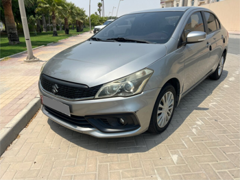 سوزوكي  سياز  2019  اوتوماتيك  218,000 كم  4 سلندر  كلاسك  رمادي