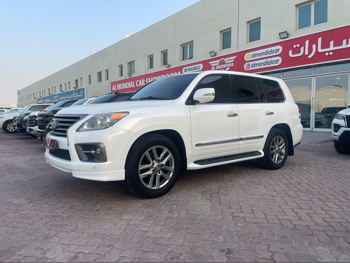 Lexus  LX  570  2014  Automatic  334,000 Km  8 Cylinder  Four Wheel Drive (4WD)  SUV  White