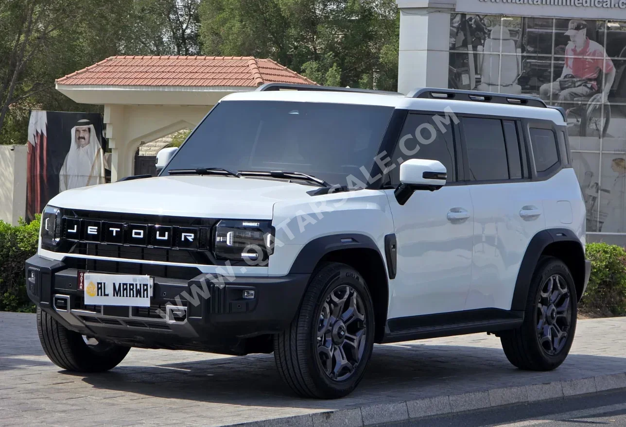 Jetour  T2  2025  Automatic  5,000 Km  4 Cylinder  Four Wheel Drive (4WD)  SUV  White  With Warranty