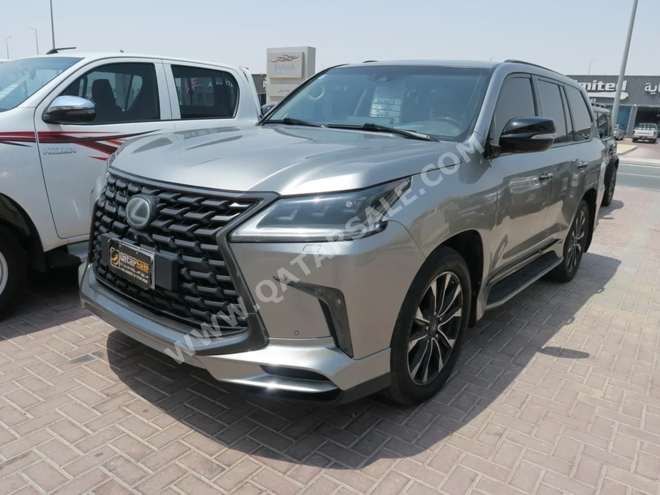 Lexus  LX  570  2017  Automatic  240,000 Km  8 Cylinder  Four Wheel Drive (4WD)  SUV  Sonic Titanium
