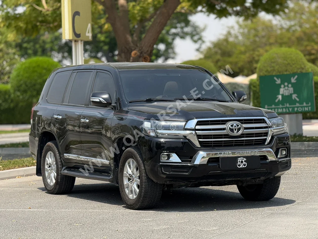 Toyota  Land Cruiser  GXR  2019  Automatic  322,000 Km  6 Cylinder  Four Wheel Drive (4WD)  SUV  Black