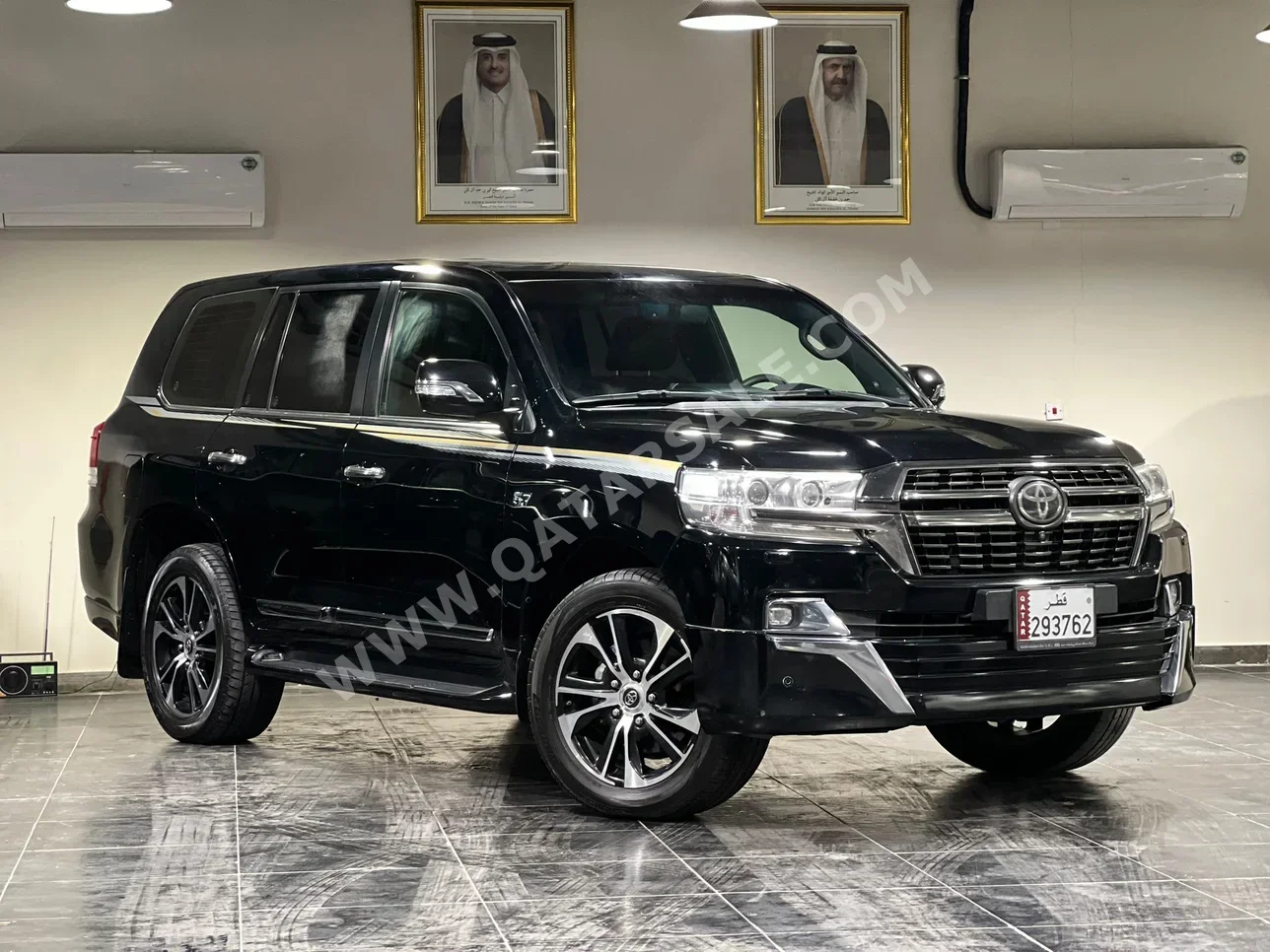 Toyota  Land Cruiser  VXR  2021  Automatic  123,000 Km  8 Cylinder  Four Wheel Drive (4WD)  SUV  Black