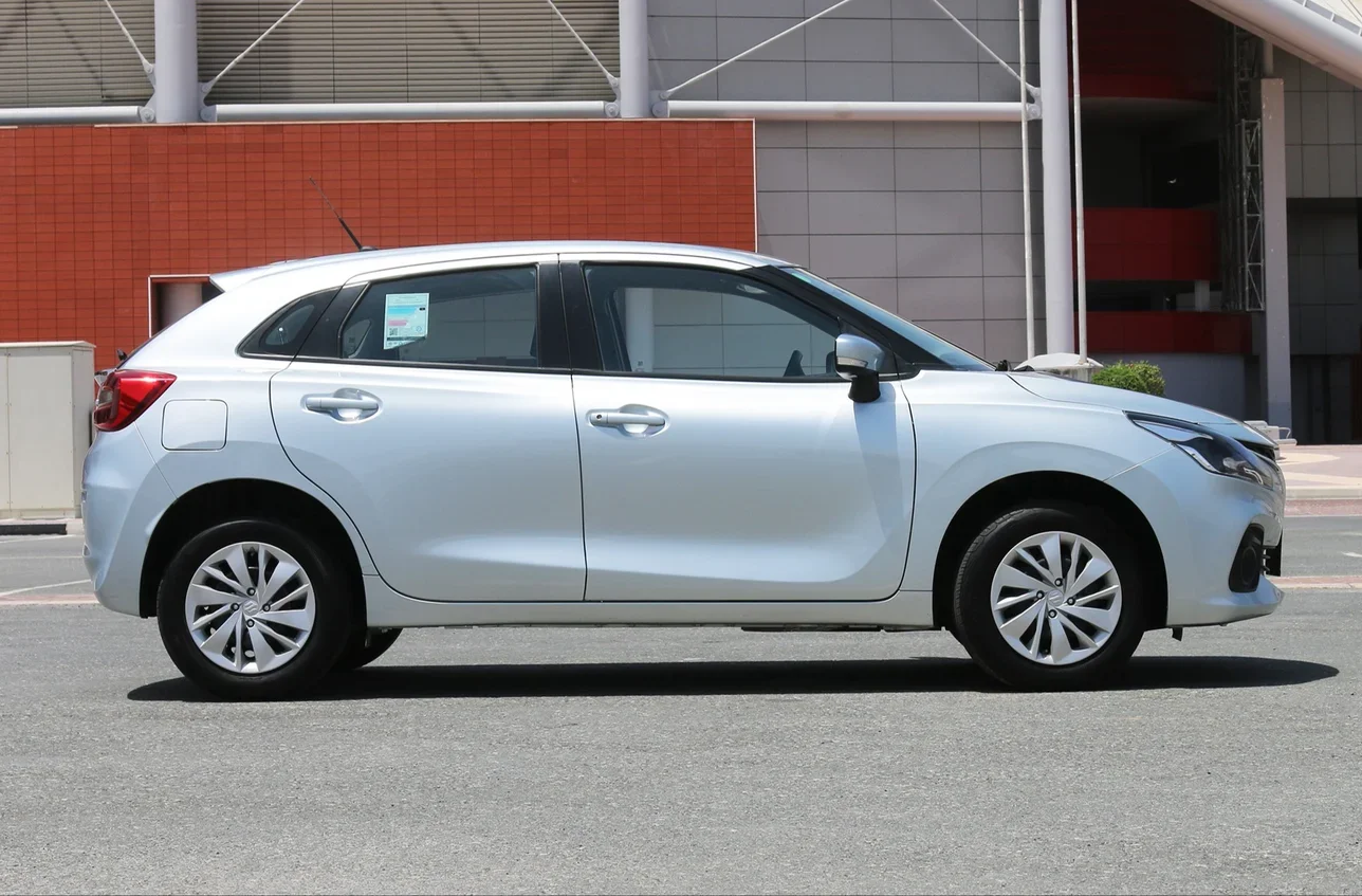 سوزوكي بالينو جي ال 4 سلندر هاتش باك أبيض 2024