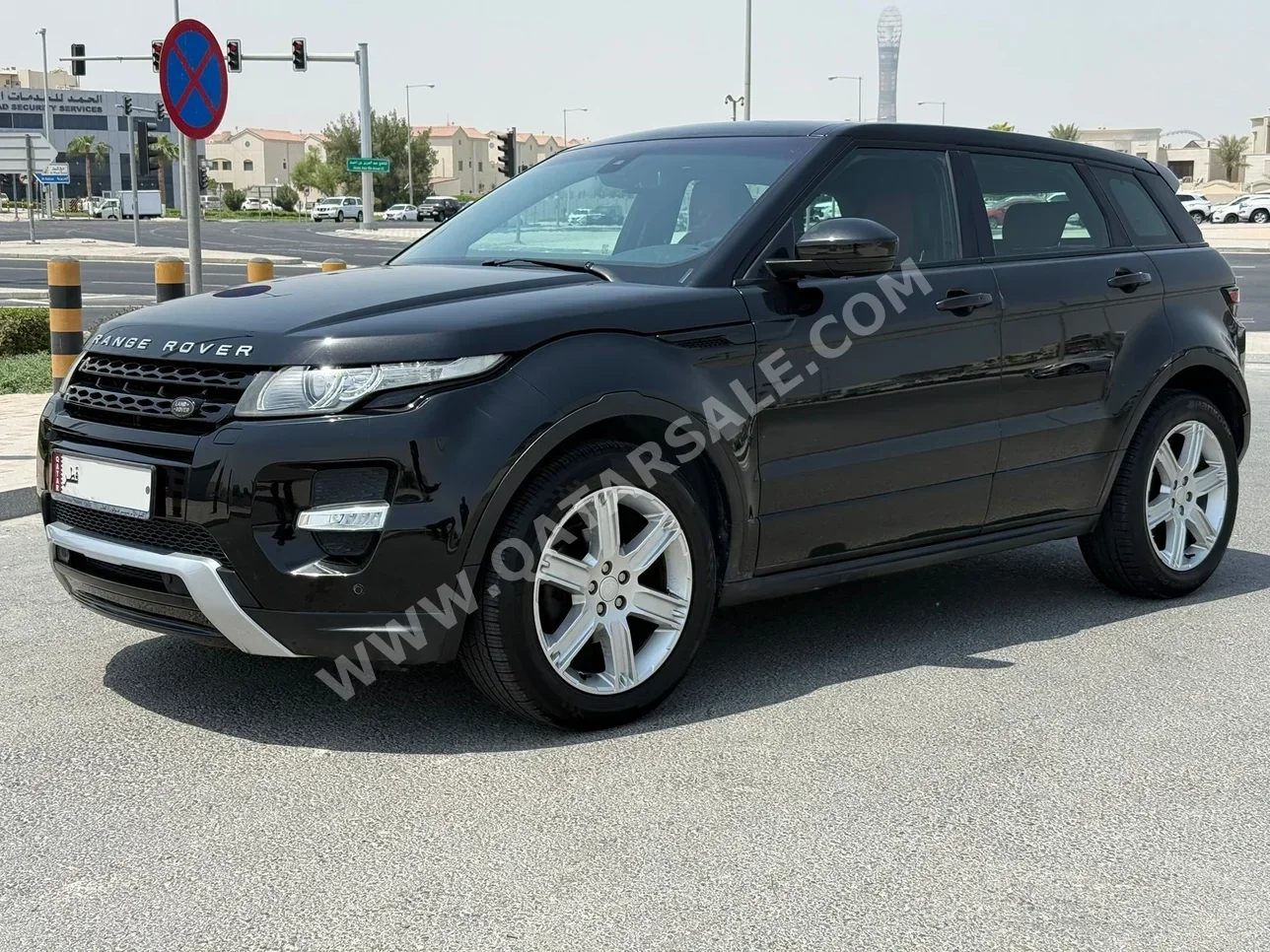 لاند روفر  أيفوك  داينمك  2015  اوتوماتيك  92,000 كم  4 سلندر  دفع رباعي  اس يو في  أسود