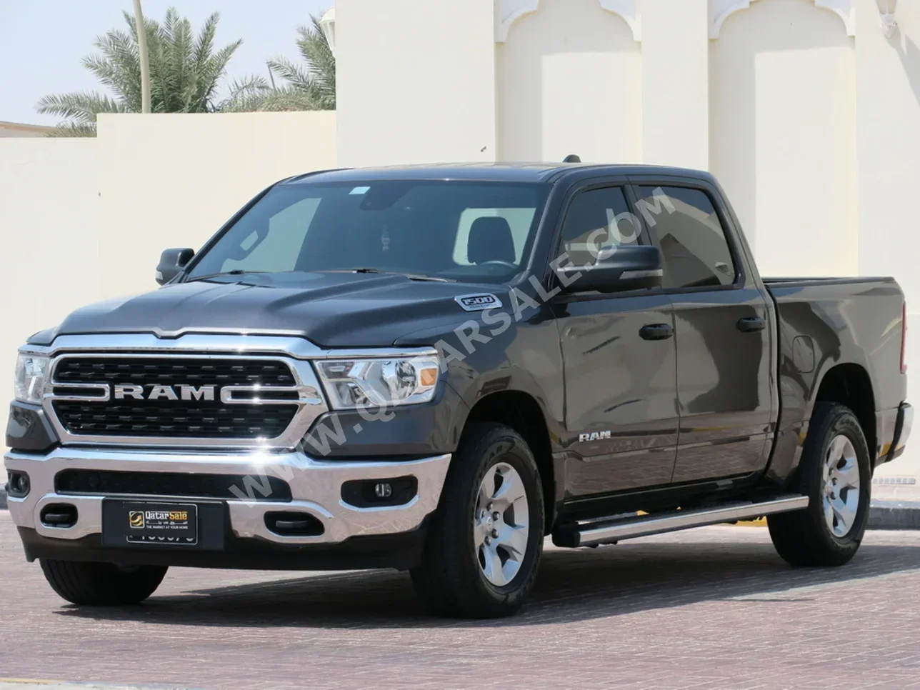 Dodge  Ram  Big Horn  2024  Automatic  35,000 Km  8 Cylinder  Four Wheel Drive (4WD)  Pick Up  Gray  With Warranty