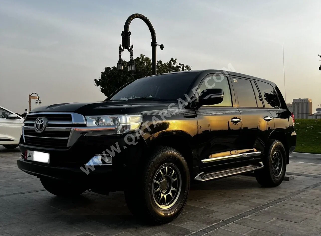 Toyota  Land Cruiser  GX  2016  Automatic  311,000 Km  6 Cylinder  Four Wheel Drive (4WD)  SUV  Black