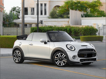 Mini  Cooper  S  2020  Automatic  34,500 Km  4 Cylinder  Front Wheel Drive (FWD)  Convertible  Pearl
