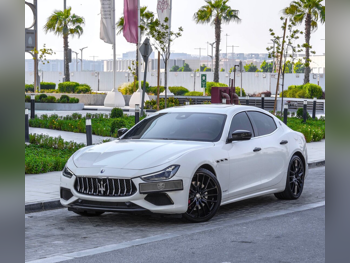 Maserati  Ghibli  S  2018  Automatic  78,000 Km  6 Cylinder  All Wheel Drive (AWD)  Sedan  White  With Warranty