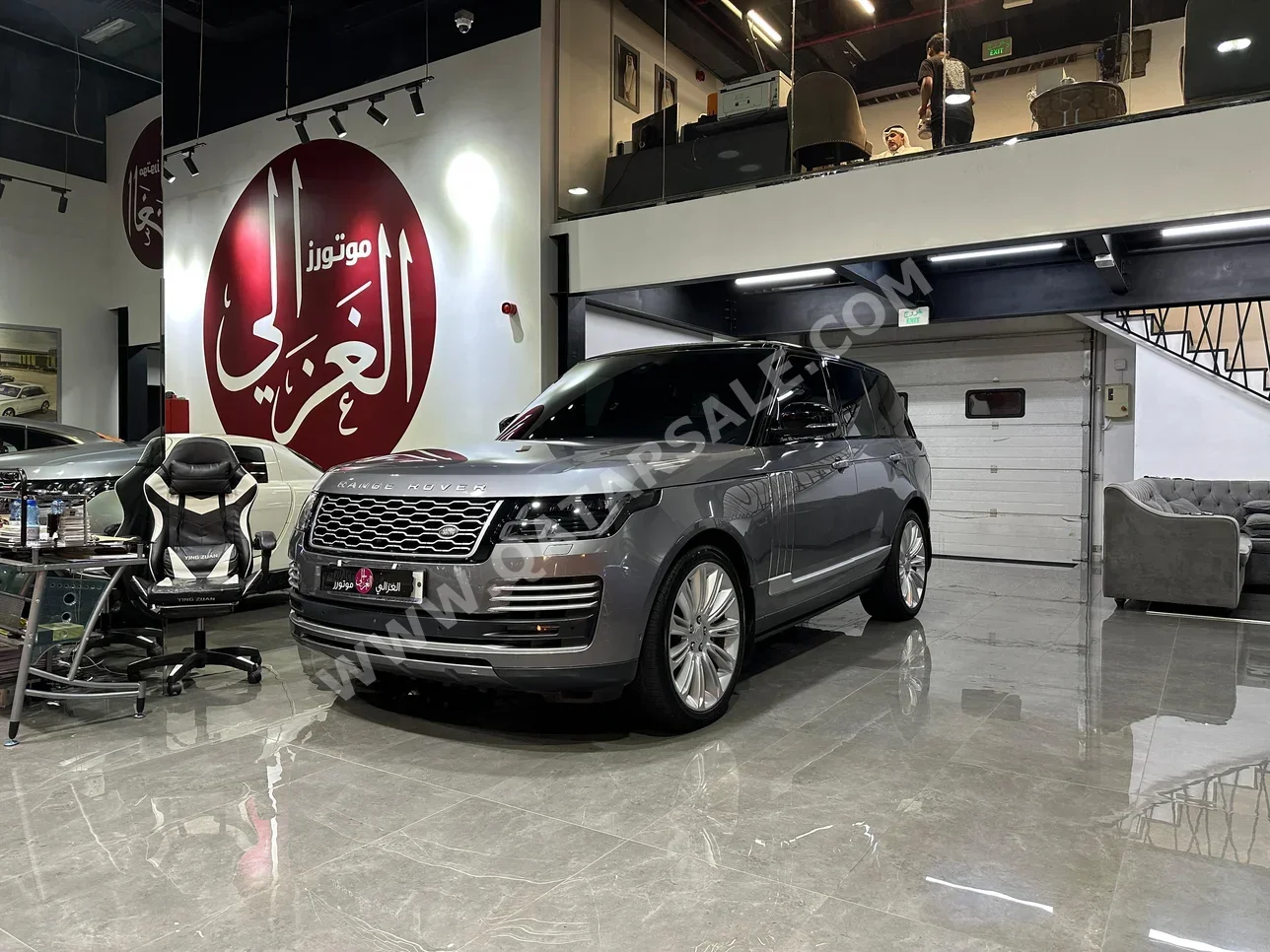 Land Rover  Range Rover  Vogue  Autobiography  2020  Automatic  70,000 Km  8 Cylinder  Four Wheel Drive (4WD)  SUV  Gray