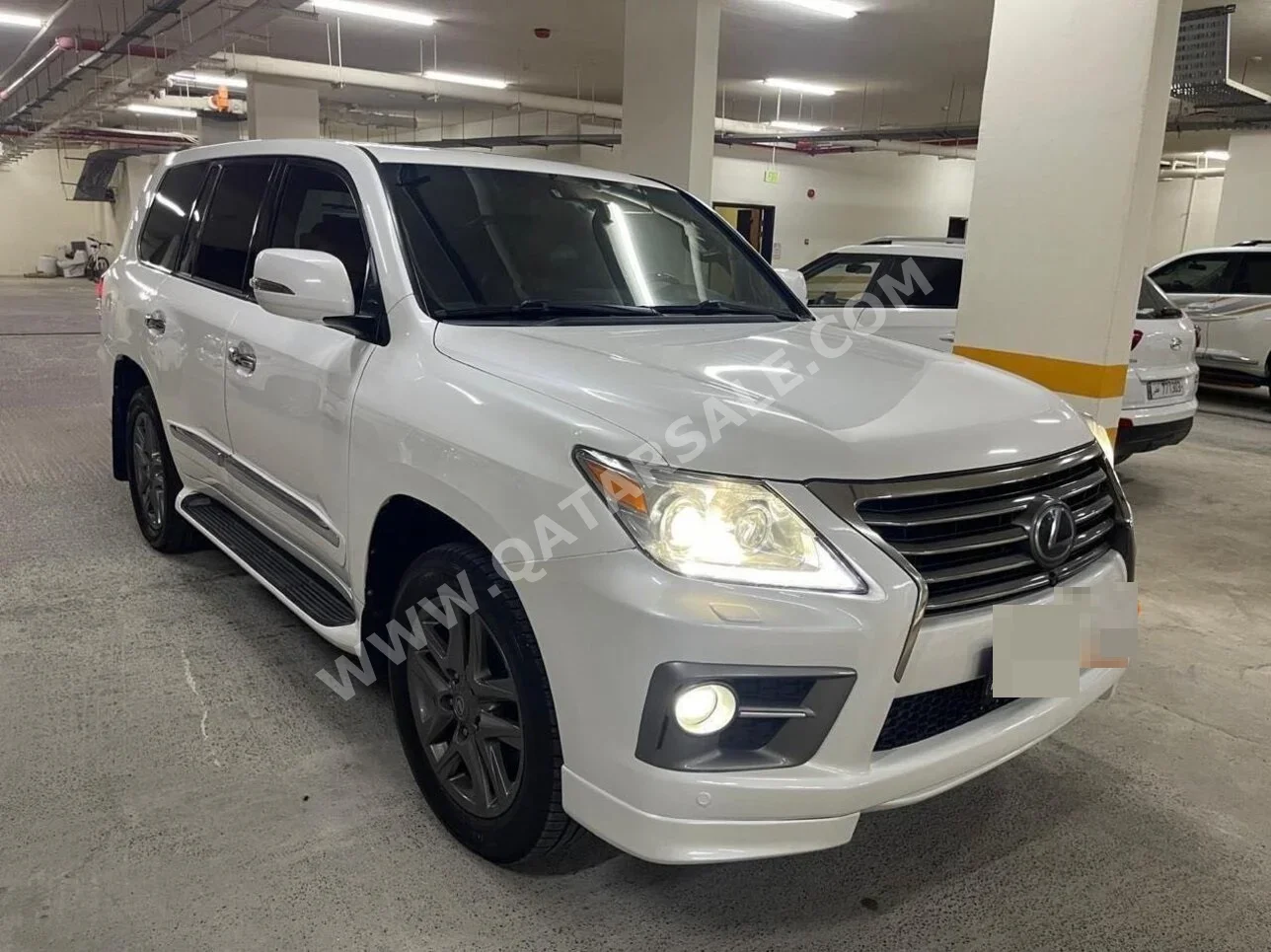 Lexus  LX  570 S  2015  Automatic  213,000 Km  8 Cylinder  Four Wheel Drive (4WD)  SUV  Pearl