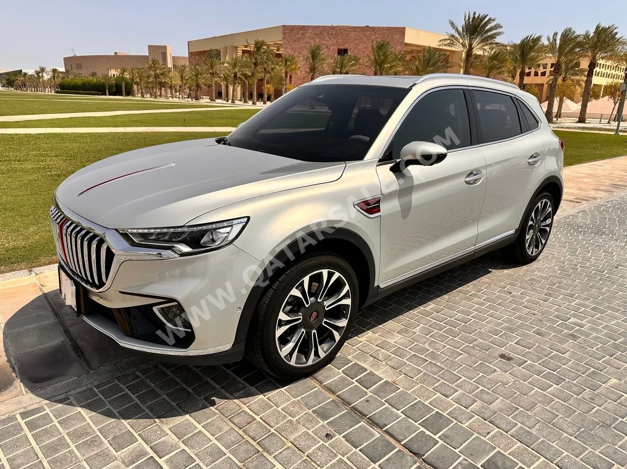 Hongqi  HS5  2022  Automatic  42,000 Km  4 Cylinder  All Wheel Drive (AWD)  SUV  Silver  With Warranty
