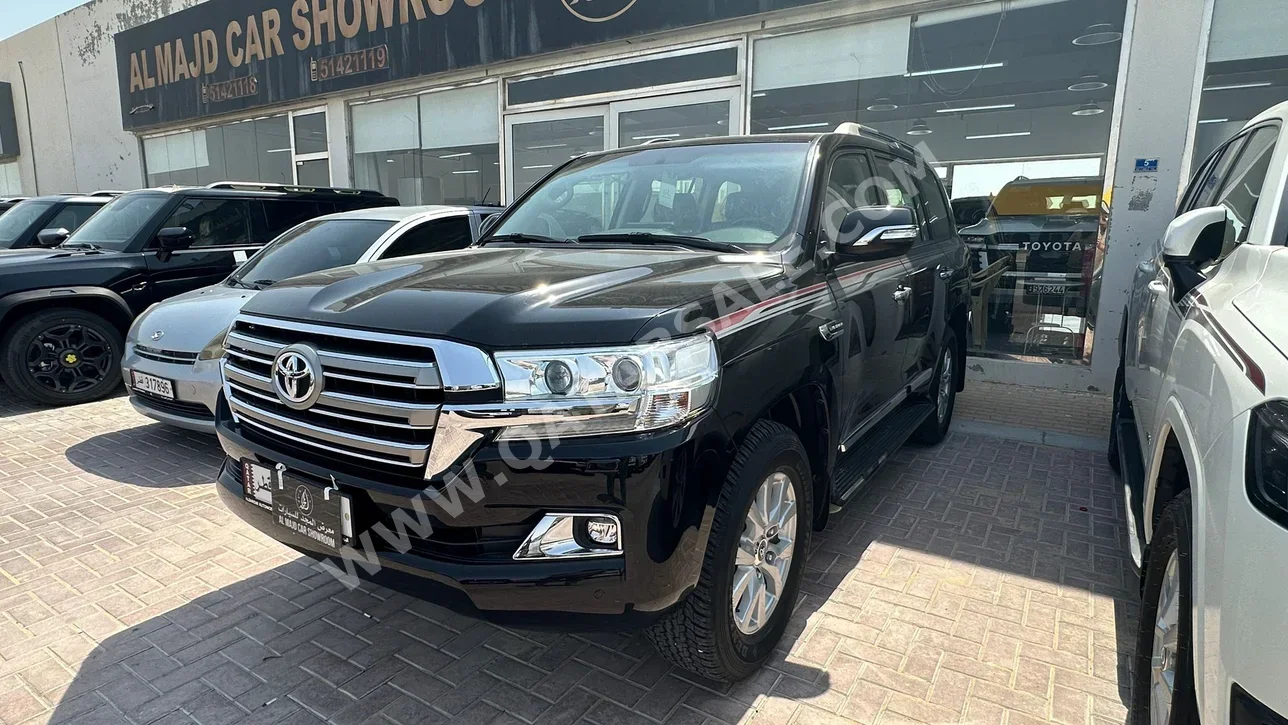 Toyota  Land Cruiser  GXR  2021  Automatic  0 Km  6 Cylinder  Four Wheel Drive (4WD)  SUV  Black