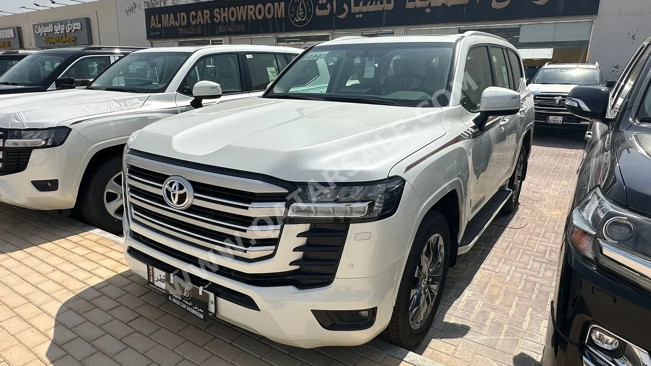 Toyota  Land Cruiser  GXR  2025  Automatic  0 Km  6 Cylinder  Four Wheel Drive (4WD)  SUV  White  With Warranty