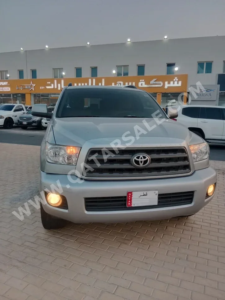 تويوتا  سكويا  اس ار 5  2013  اوتوماتيك  335,000 كم  8 سلندر  دفع رباعي  اس يو في  فضي