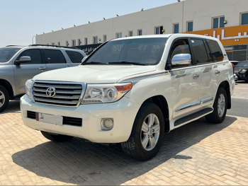 Toyota  Land Cruiser  GXR  2014  Automatic  385,000 Km  8 Cylinder  Four Wheel Drive (4WD)  SUV  White