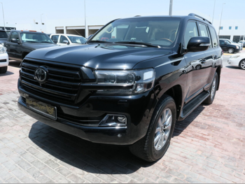 Toyota  Land Cruiser  VXR  2017  Automatic  248,000 Km  8 Cylinder  Four Wheel Drive (4WD)  SUV  Black