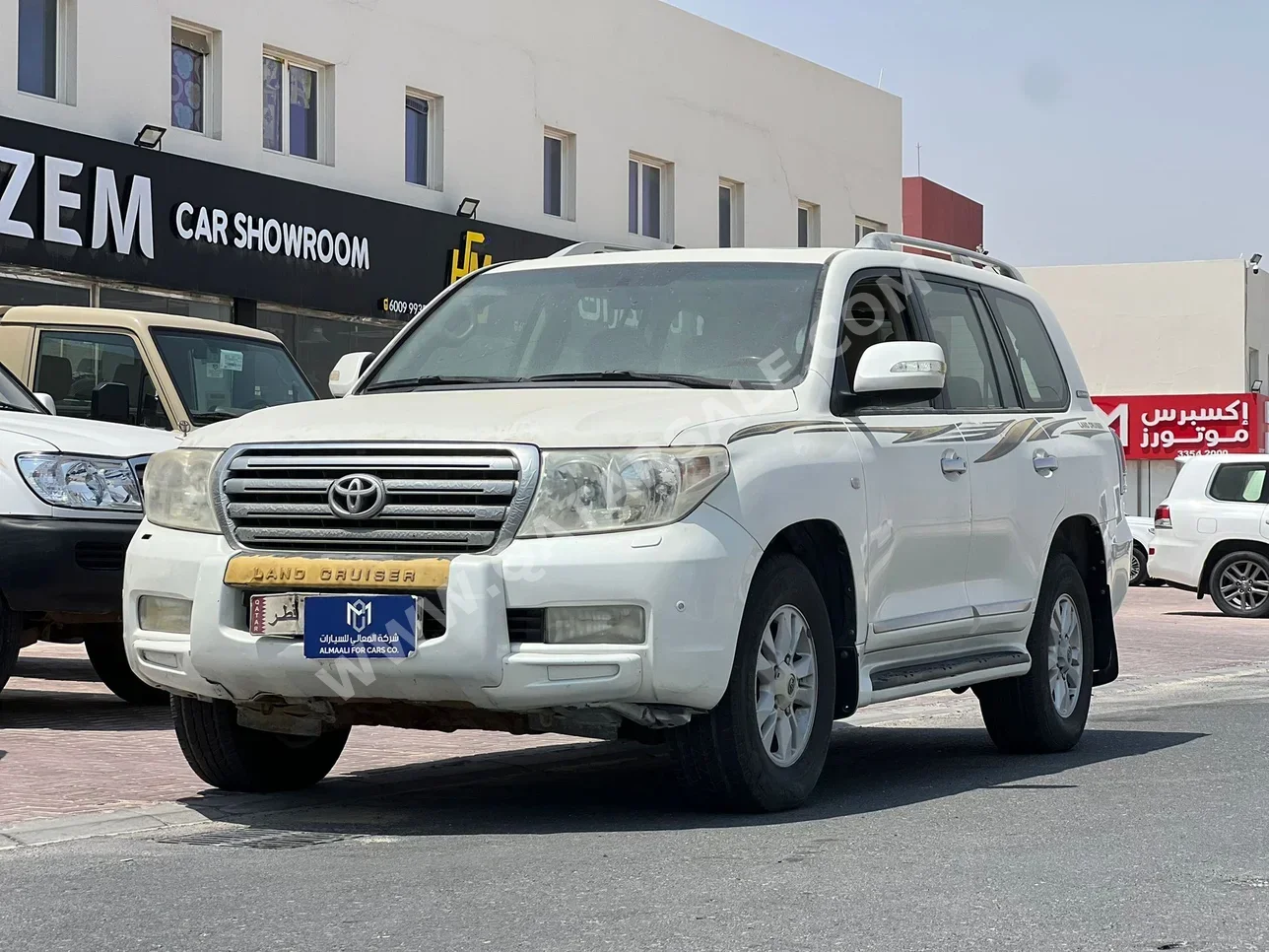 Toyota  Land Cruiser  GXR  2011  Automatic  432,000 Km  8 Cylinder  Four Wheel Drive (4WD)  SUV  White