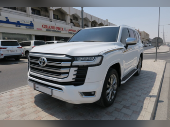 Toyota  Land Cruiser  VX Twin Turbo  2022  Automatic  82,000 Km  6 Cylinder  Four Wheel Drive (4WD)  SUV  White  With Warranty