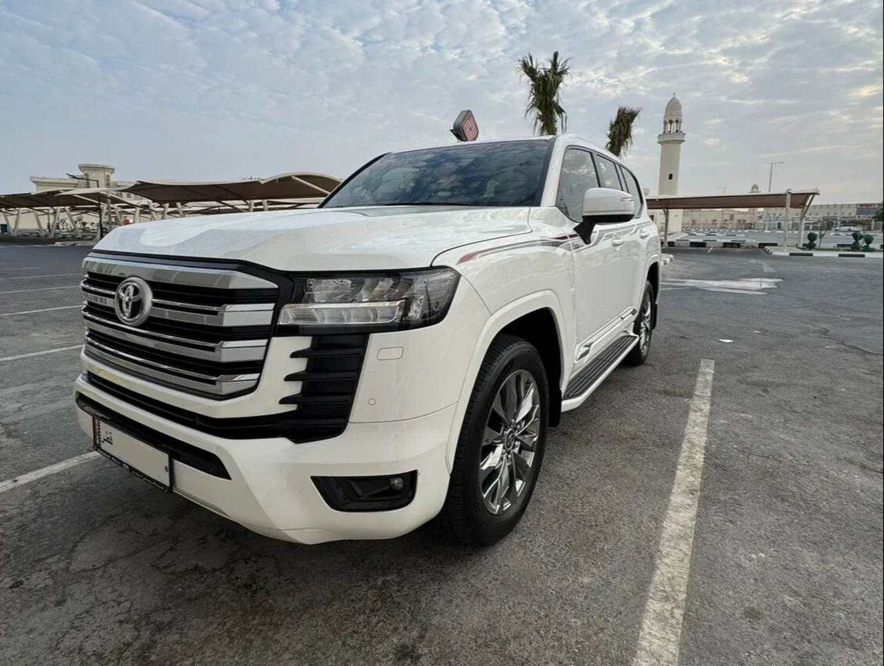 Toyota  Land Cruiser  GXR Twin Turbo  2024  Automatic  41,000 Km  6 Cylinder  Four Wheel Drive (4WD)  SUV  White  With Warranty