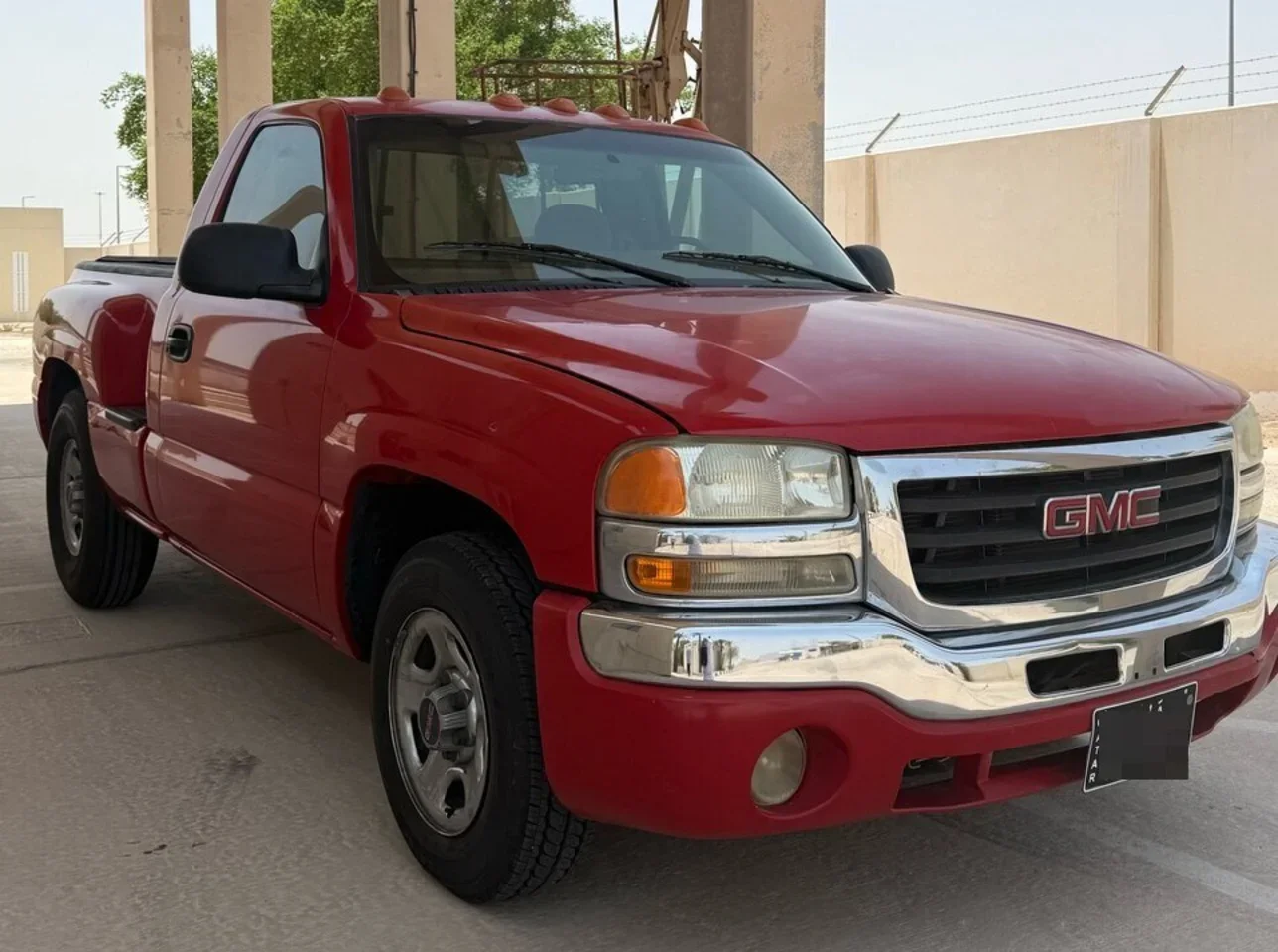GMC  Sierra  1500  2000  Automatic  177,000 Km  8 Cylinder  Rear Wheel Drive (RWD)  Pick Up  Red