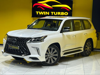 Lexus  LX  570  2016  Automatic  181,000 Km  8 Cylinder  Four Wheel Drive (4WD)  SUV  White