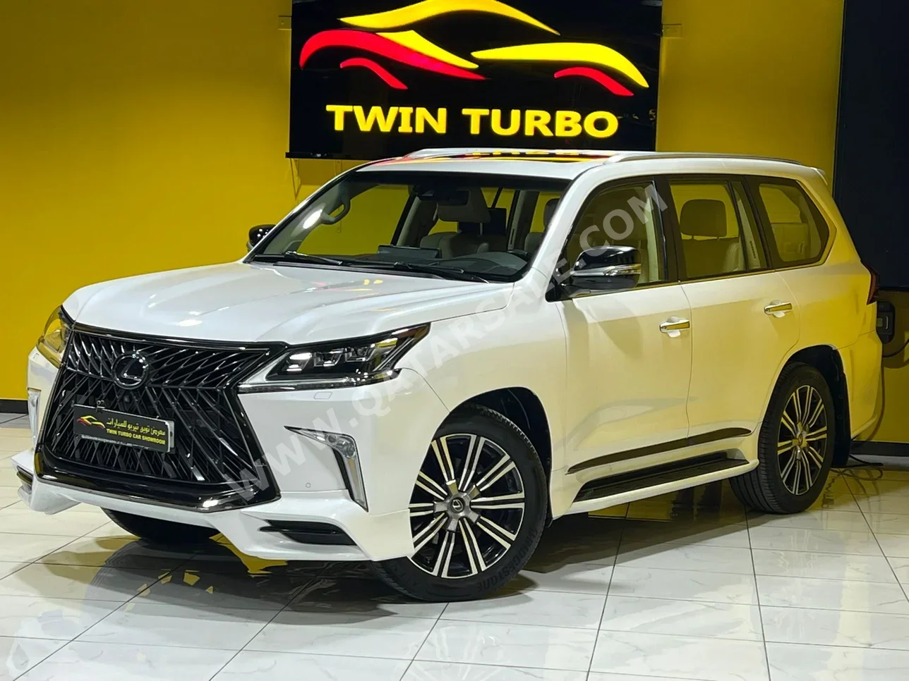 Lexus  LX  570  2016  Automatic  181,000 Km  8 Cylinder  Four Wheel Drive (4WD)  SUV  White