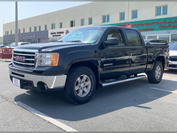 GMC  Sierra  SLE  2012  Automatic  199,000 Km  8 Cylinder  Four Wheel Drive (4WD)  Pick Up  Black