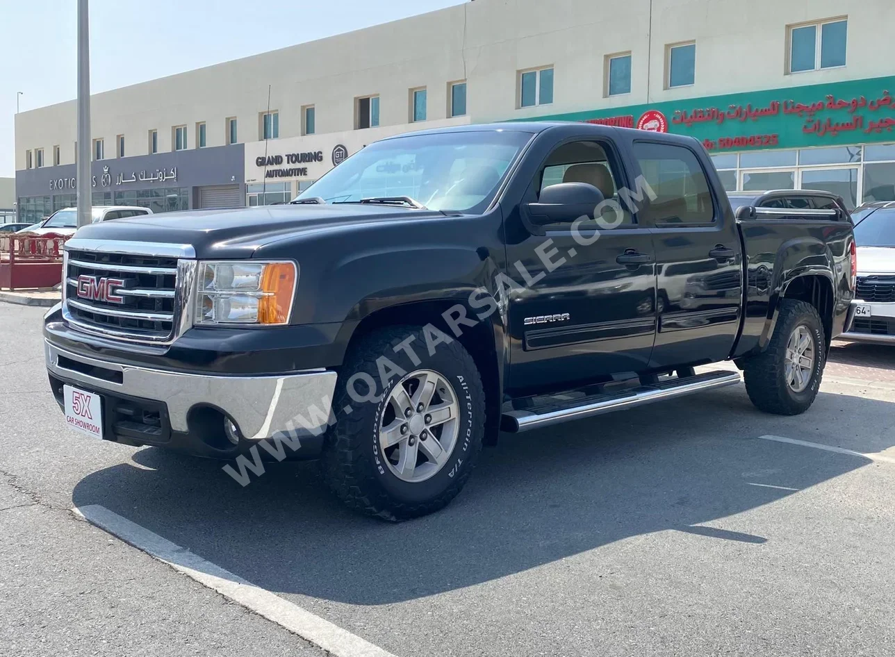 GMC  Sierra  SLE  2012  Automatic  199,000 Km  8 Cylinder  Four Wheel Drive (4WD)  Pick Up  Black