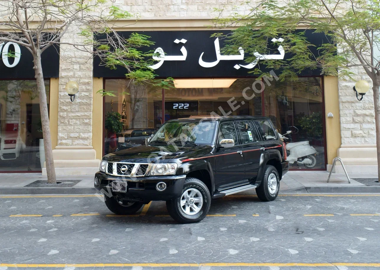 Nissan  Patrol  Safari  2024  Manual  0 Km  6 Cylinder  Four Wheel Drive (4WD)  SUV  Black  With Warranty