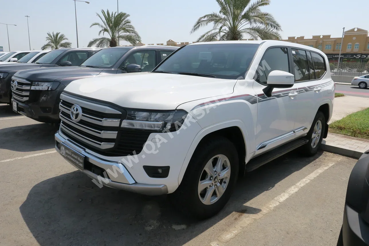 Toyota  Land Cruiser  GXR  2023  Automatic  153,000 Km  6 Cylinder  Four Wheel Drive (4WD)  SUV  White
