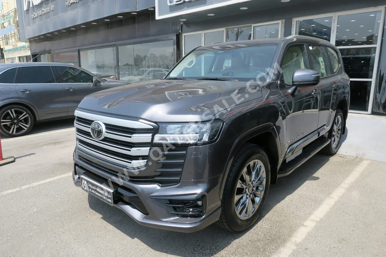 Toyota  Land Cruiser  GXR  2025  Automatic  0 Km  6 Cylinder  Four Wheel Drive (4WD)  SUV  Gray  With Warranty