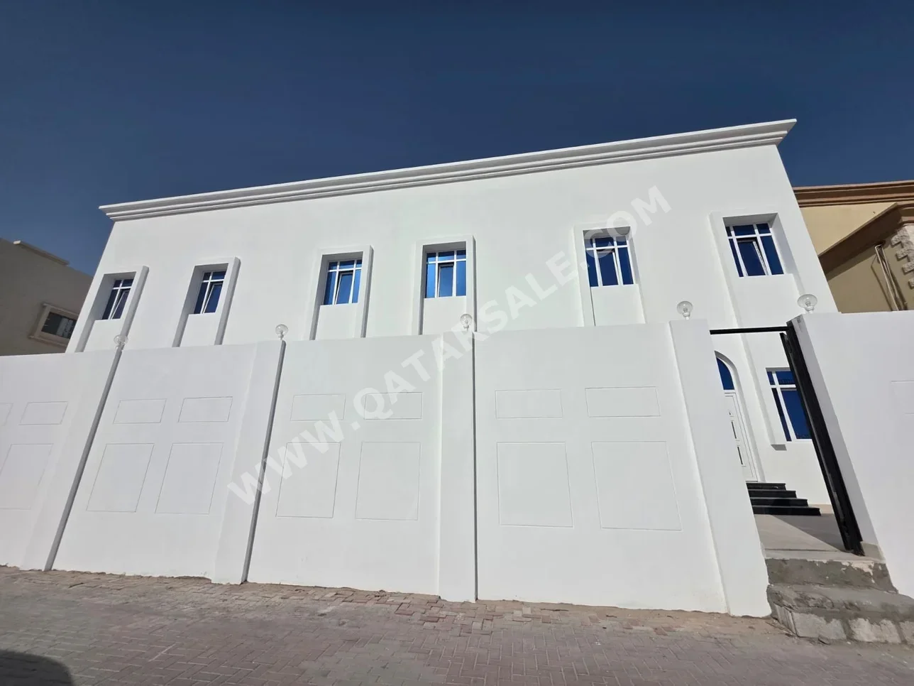 Commercial  - Semi Furnished  - Al Rayyan  - 8 Bedrooms