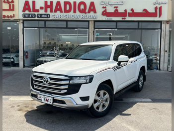 Toyota  Land Cruiser  GXR  2022  Automatic  105,000 Km  6 Cylinder  Four Wheel Drive (4WD)  SUV  White