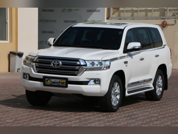 تويوتا لاند كروزر في اكس ار 2021 اوتوماتيك 60,000 كم 8 سلندر دفع رباعي اس يو في أبيض