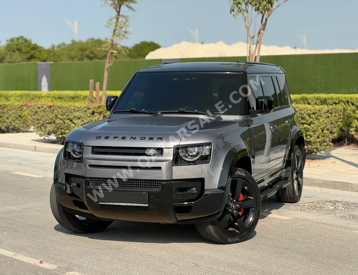 Land Rover  Defender  110 SE  2022  Automatic  79,000 Km  6 Cylinder  Four Wheel Drive (4WD)  SUV  Gray  With Warranty