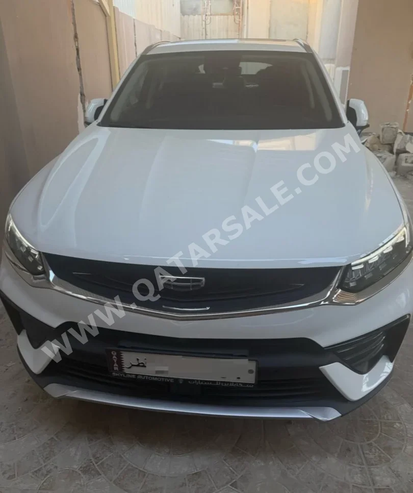 جيلي توجيلا سبورت 2022 اوتوماتيك 25,000 كم 4 سلندر دفع رباعي اس يو في أبيض