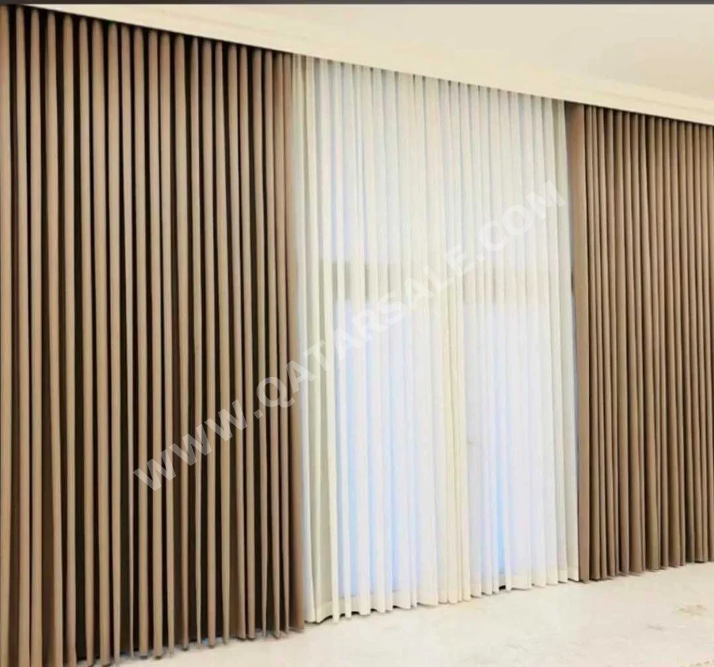 الستائر والستائر المعتمة الحساب حسب القطعة  مخمل  اللون البيج  قطر