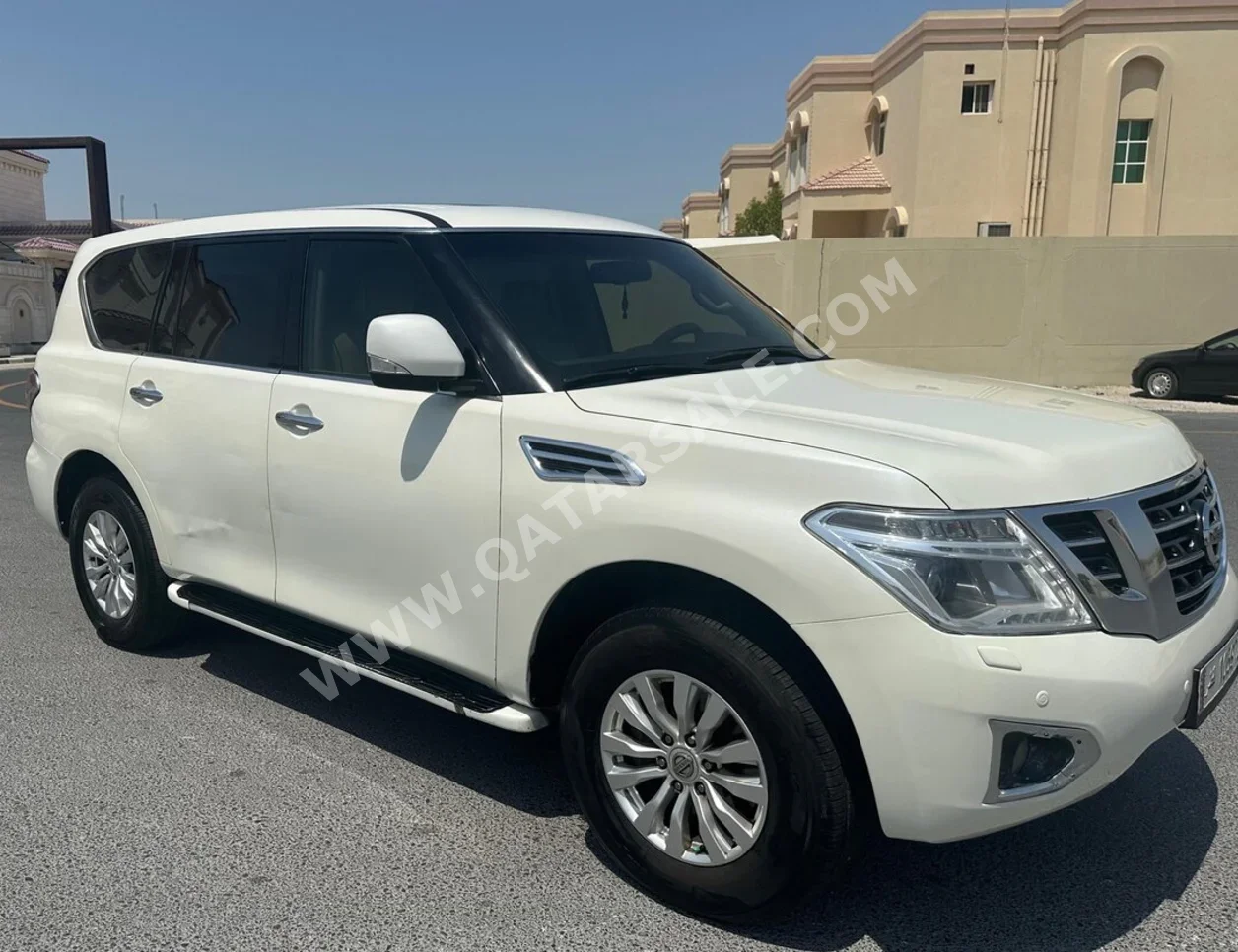 Nissan  Patrol  SE  2014  Automatic  185,000 Km  8 Cylinder  Four Wheel Drive (4WD)  SUV  White
