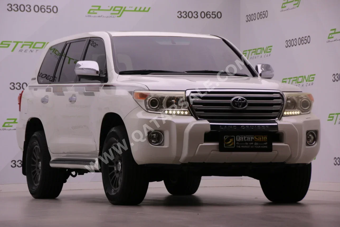 Toyota  Land Cruiser  GXR  2012  Automatic  264,000 Km  8 Cylinder  Four Wheel Drive (4WD)  SUV  Pearl