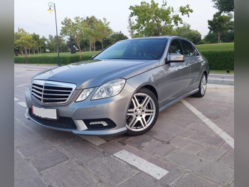 Mercedes-Benz  E-Class  300  2011  Automatic  160,000 Km  6 Cylinder  Rear Wheel Drive (RWD)  Sedan  Gray
