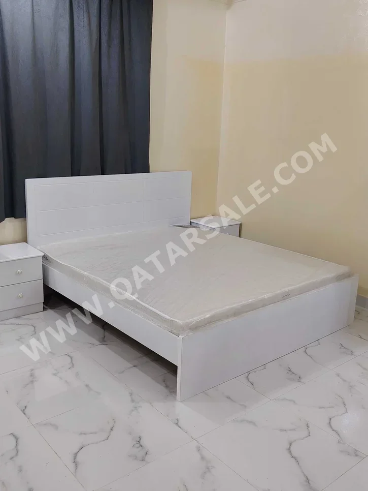 الأسّرة - كينج  - أبيض  - متضمنة المرتبة