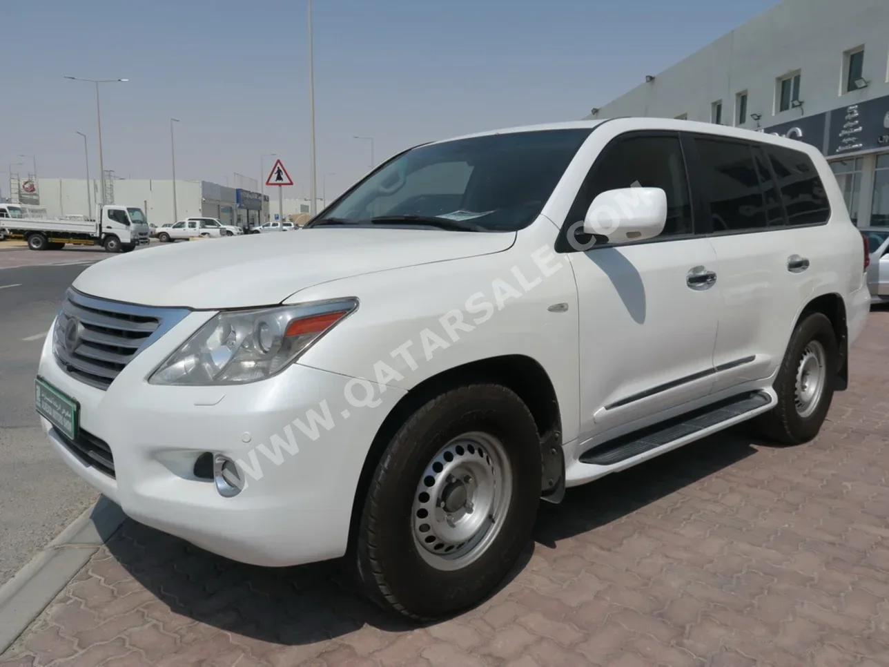 Lexus  LX  570  2011  Automatic  244,000 Km  8 Cylinder  Four Wheel Drive (4WD)  SUV  White