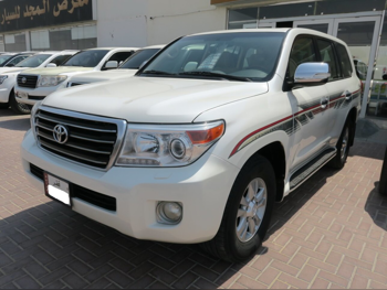 Toyota  Land Cruiser  GXR  2012  Automatic  334,000 Km  8 Cylinder  Four Wheel Drive (4WD)  SUV  White
