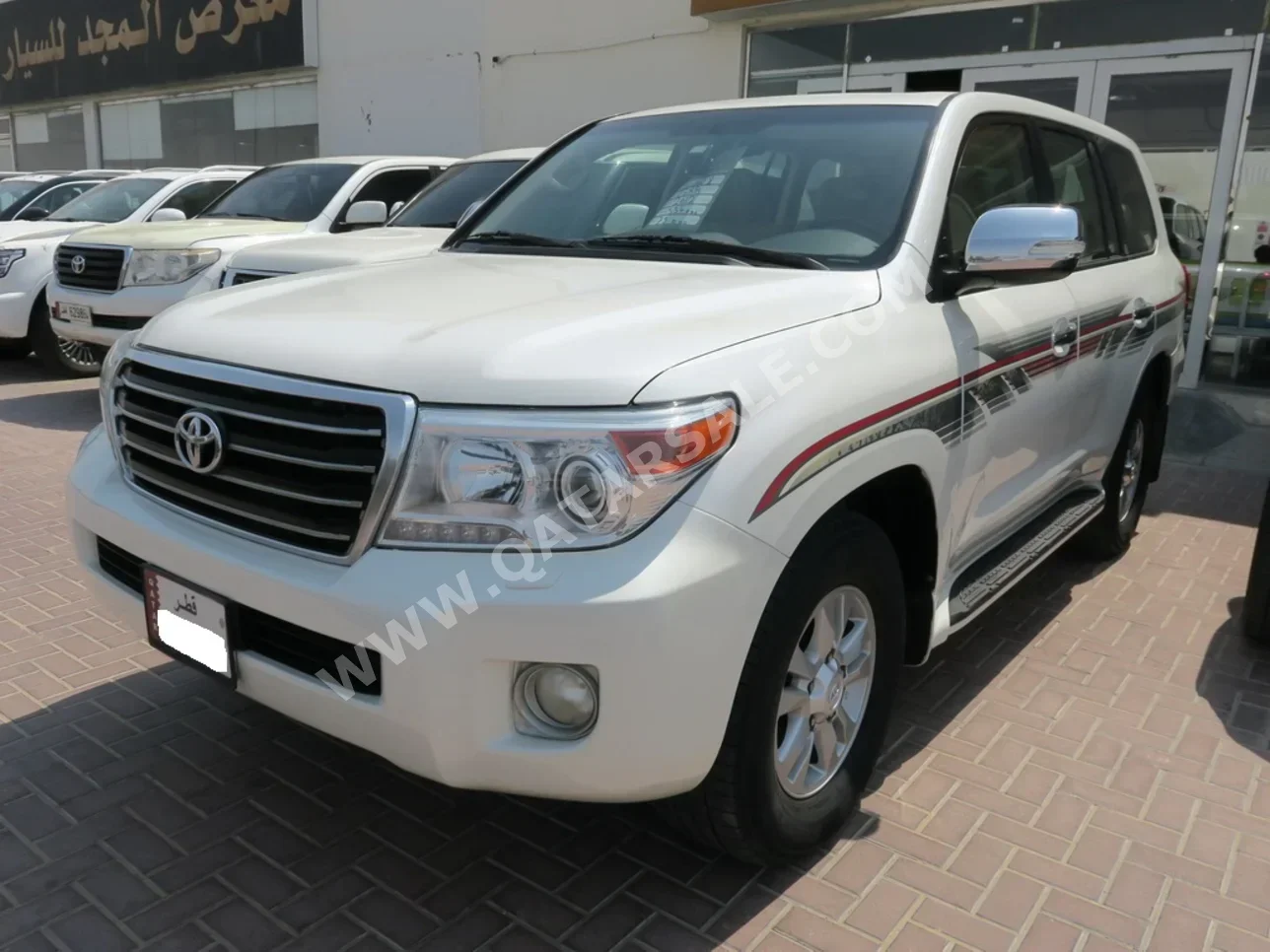 Toyota  Land Cruiser  GXR  2012  Automatic  334,000 Km  8 Cylinder  Four Wheel Drive (4WD)  SUV  White