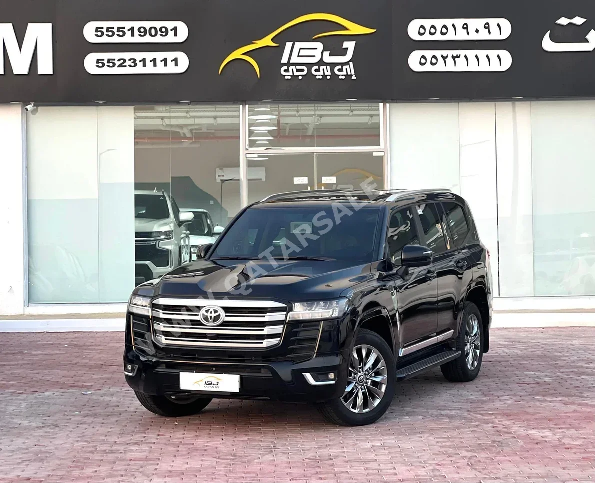 Toyota  Land Cruiser  GXR Twin Turbo  2024  Automatic  17,000 Km  6 Cylinder  Four Wheel Drive (4WD)  SUV  Black  With Warranty