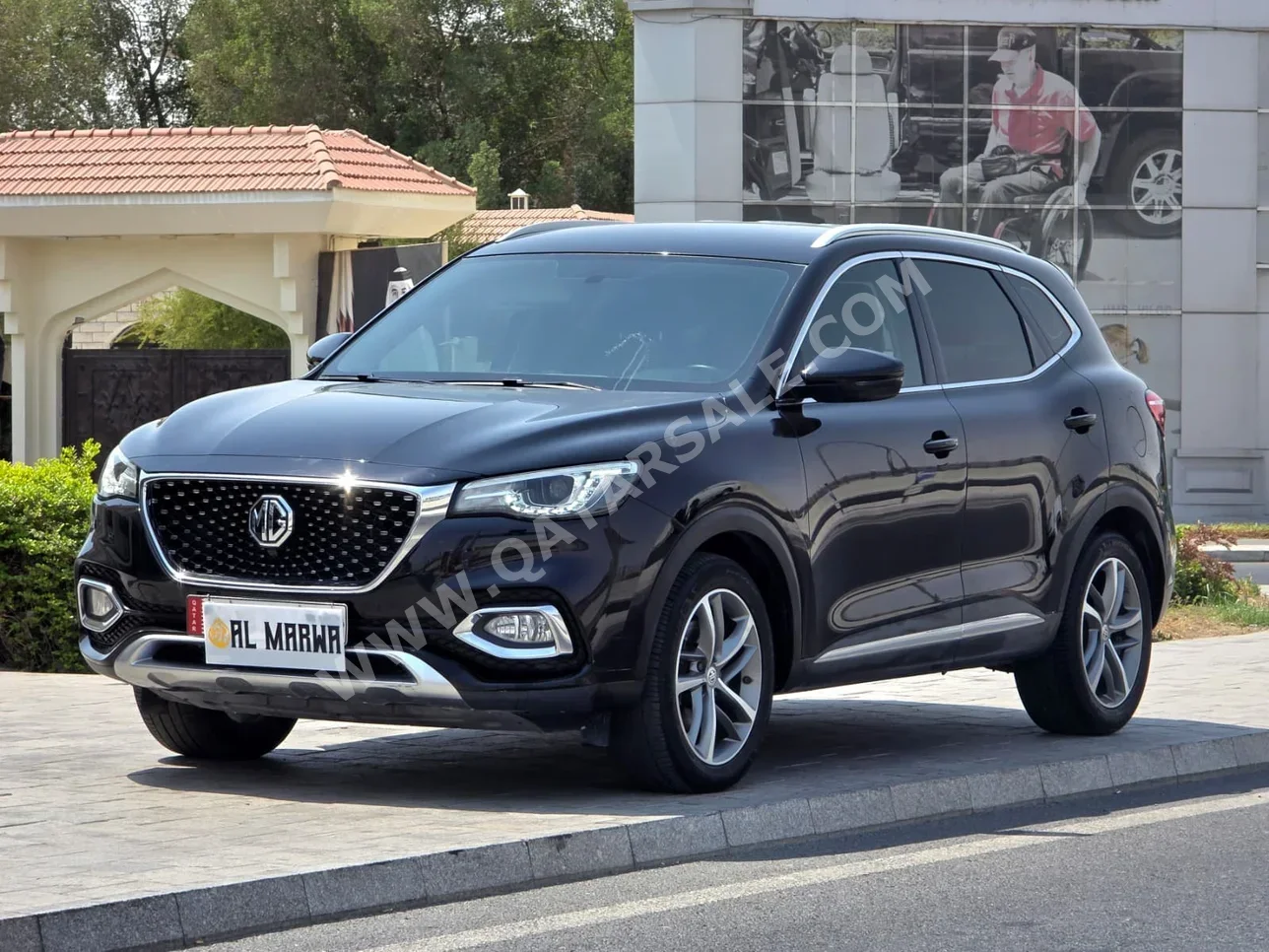 MG  HS  2021  Automatic  27,000 Km  4 Cylinder  Four Wheel Drive (4WD)  SUV  Black