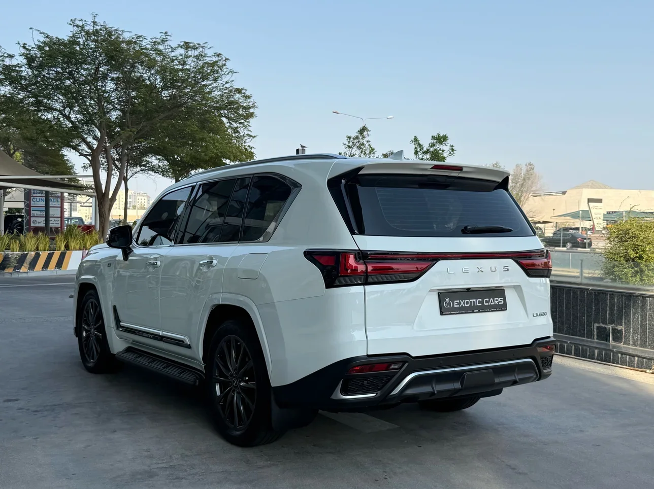 Lexus  LX  600 F Sport  2023  Automatic  22,000 Km  6 Cylinder  Four Wheel Drive (4WD)  SUV  White  With Warranty