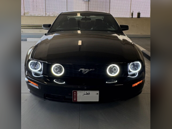 فورد  موستانغ  جي تي  2008  اوتوماتيك  130,000 كم  8 سلندر  دفع خلفي  كوبيه \ سبورت  أسود