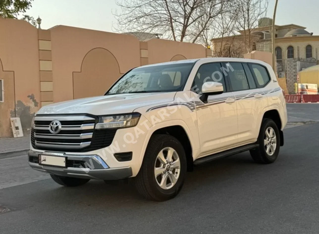 Toyota  Land Cruiser  GXR  2022  Automatic  139,000 Km  6 Cylinder  Four Wheel Drive (4WD)  SUV  White